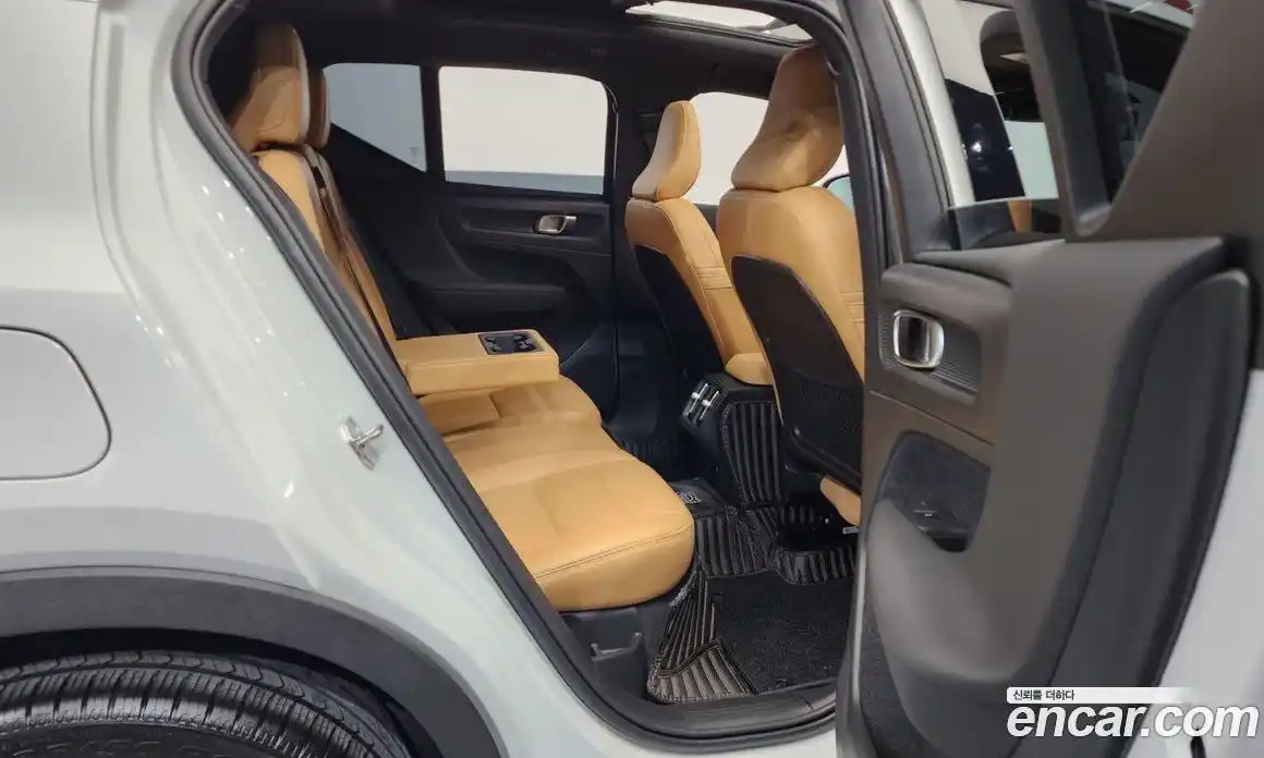 Volvo XC40 2021 2.0 Автомат в Москве № 212902, фото 13