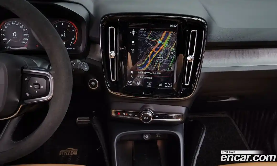 Volvo XC40 2021 2.0 Автомат в Москве № 212902, фото 3