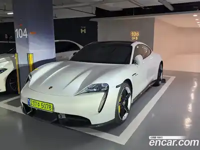 Porsche Taycan, 2024