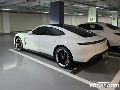 Porsche Taycan 2024 Автомат в Москве № 212982, миниатюра 2