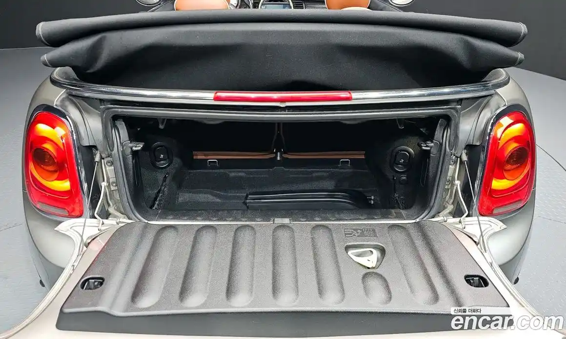 Mini Cooper Convertible 2016 2.0 Автомат в Москве № 214317, фото 14