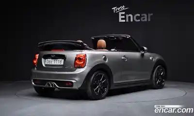 Mini Cooper Convertible 2016 2.0 Автомат в Москве № 214317, миниатюра 5