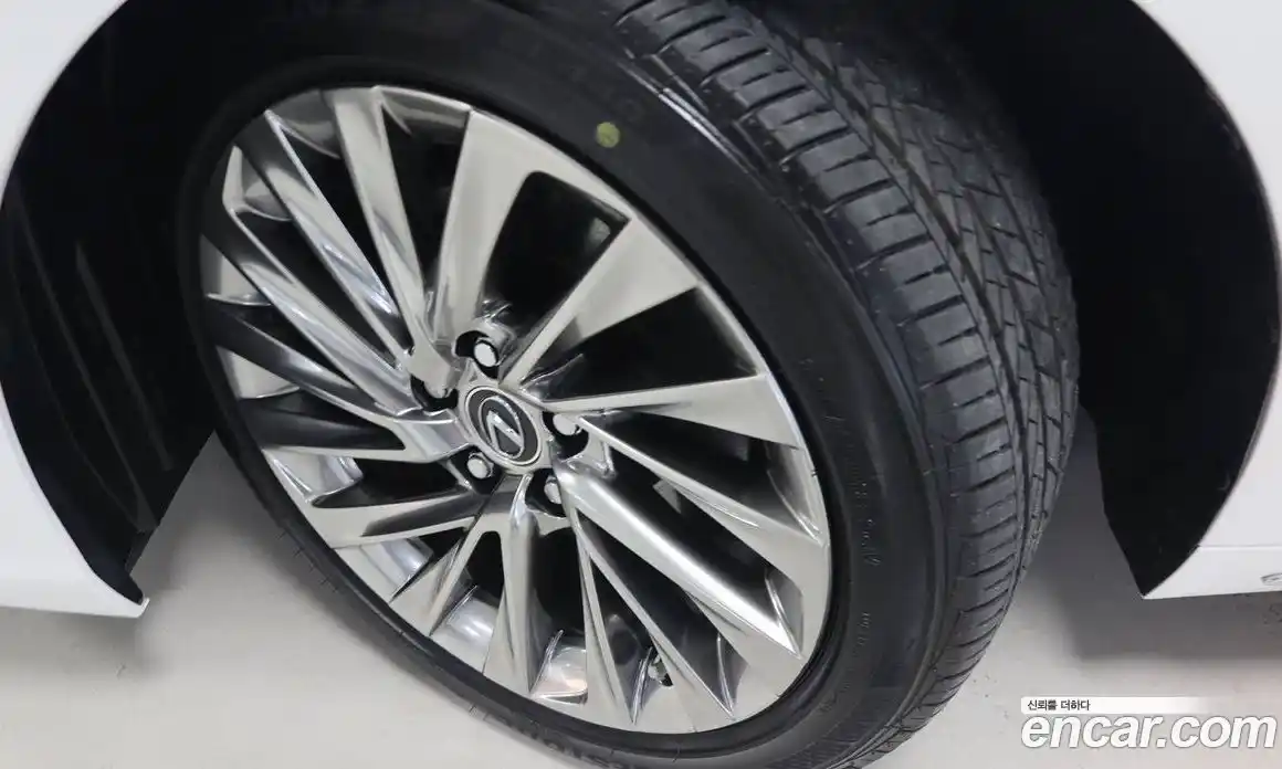 Lexus ES 2026 2.5 Вариатор в Москве № 214774, фото 5