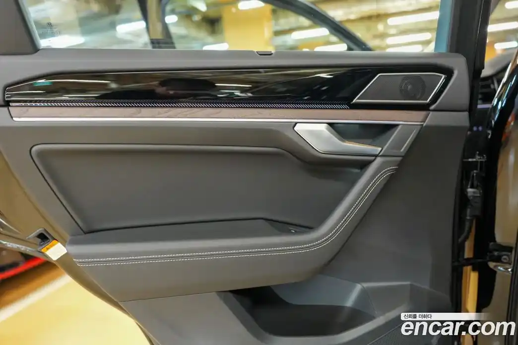 Volkswagen Touareg 2026 3.0 Автомат в Москве № 215391, фото 11