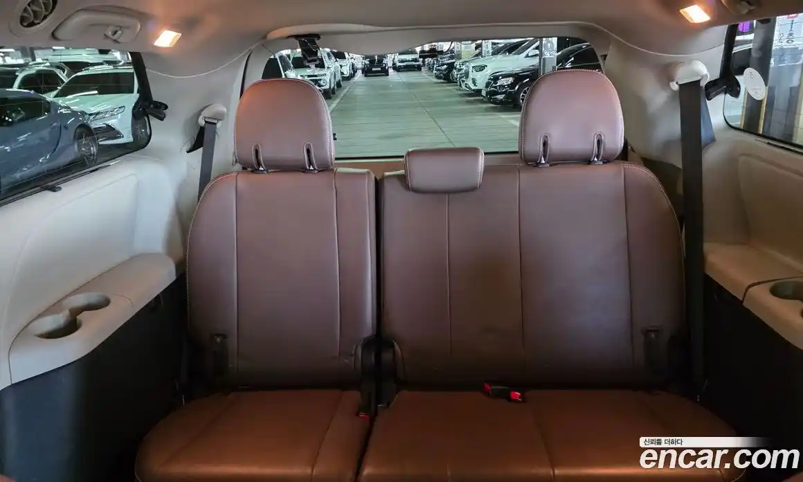 Toyota Sienna 2019 3.5 Автомат в Москве № 215675, фото 16