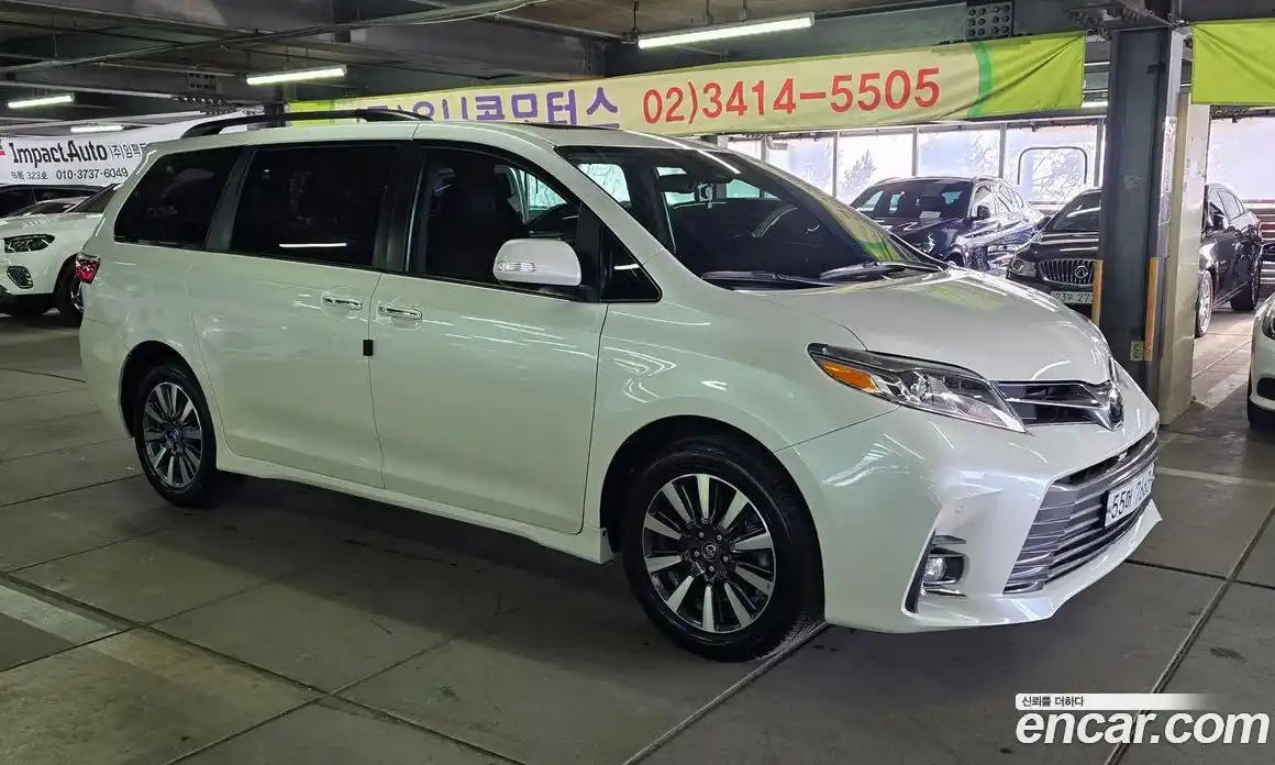 Toyota Sienna 2019 3.5 Автомат в Москве № 215675, фото 3
