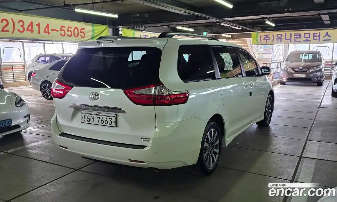 Toyota Sienna 2019 3.5 Автомат в Москве № 215675, фото 4