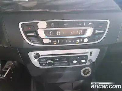 Renault SM3 2013 1.6 Автомат в Москве № 227385, миниатюра 9