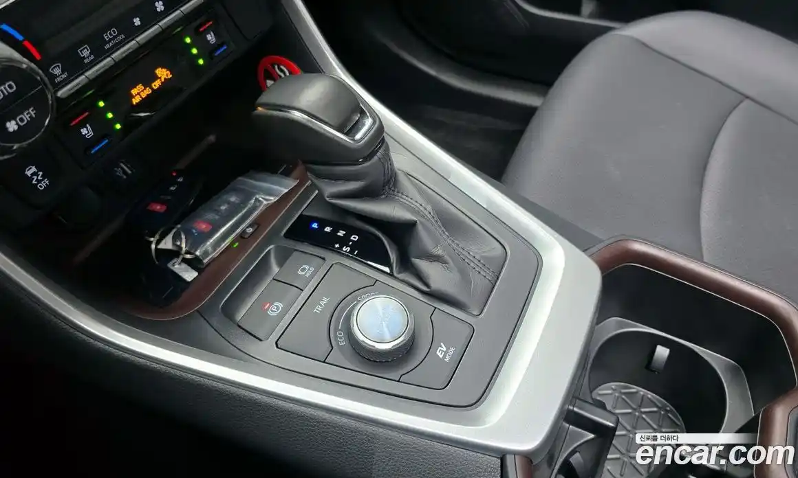 Toyota RAV4 2025 2.5 Автомат в Москве № 232824, фото 10