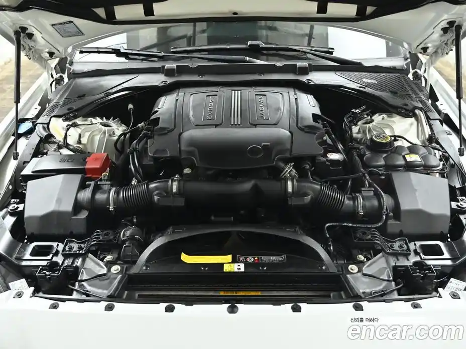 Jaguar XE 2016 3.0 Автомат в Москве № 238081, фото 6