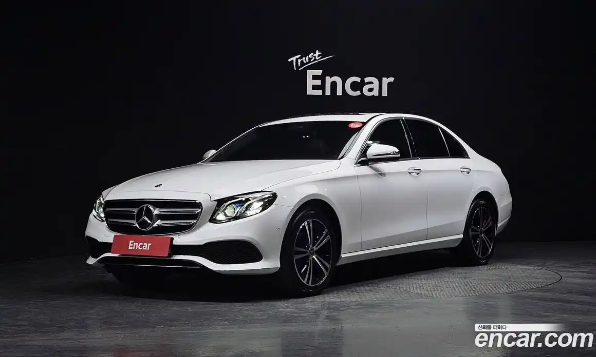 Mercedes-Benz E-Class 2020 1.9 Автомат в Москве № 240513, фото 13