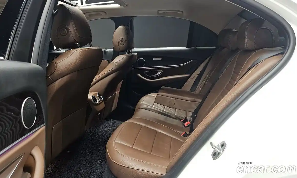 Mercedes-Benz E-Class 2020 1.9 Автомат в Москве № 240513, фото 20