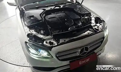 Mercedes-Benz E-Class 2020 1.9 Автомат в Москве № 240513, миниатюра 2