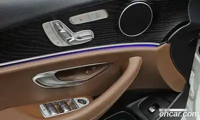 Mercedes-Benz E-Class 2020 1.9 Автомат в Москве № 240513, миниатюра 7