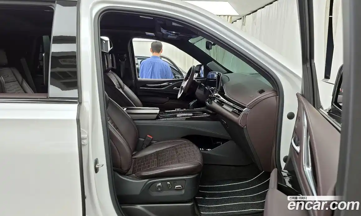 Cadillac Escalade 2023 6.2 Автомат в Москве № 256448, фото 12