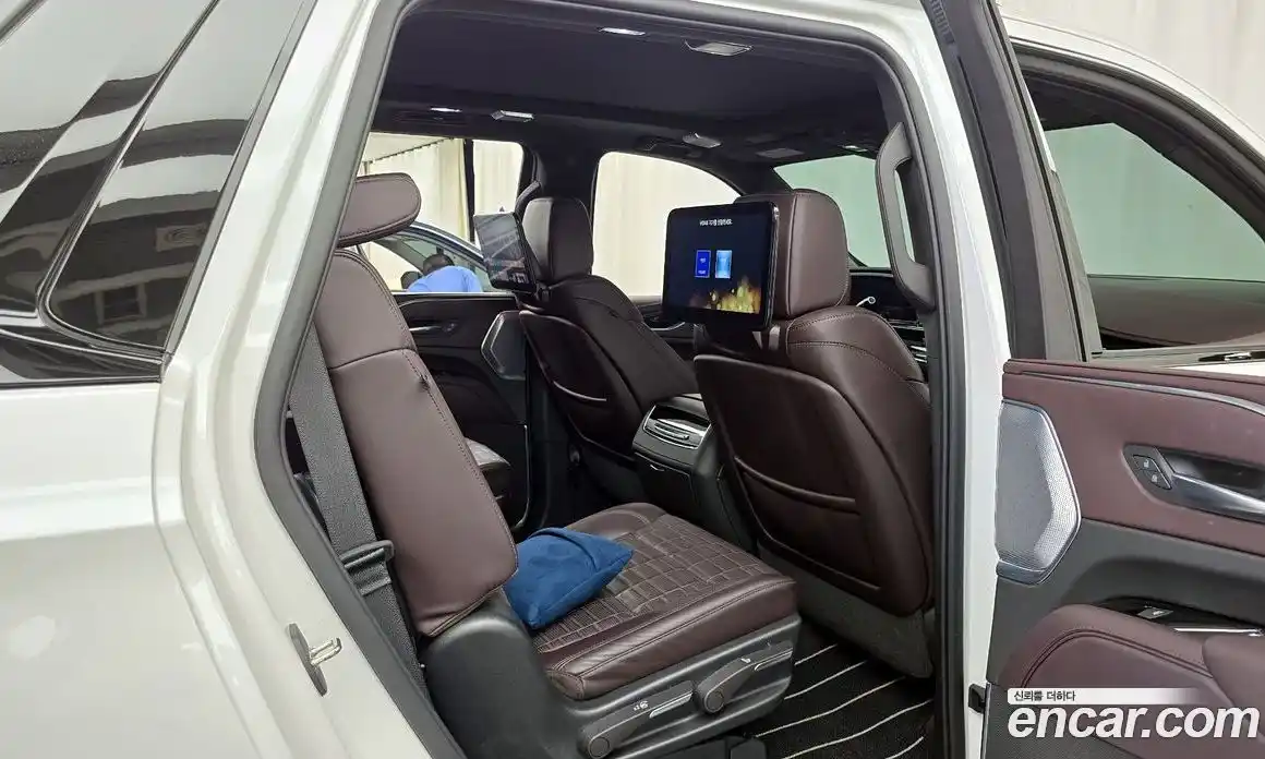 Cadillac Escalade 2023 6.2 Автомат в Москве № 256448, фото 19