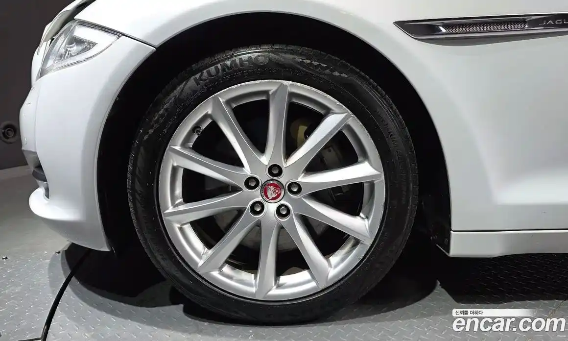 Jaguar XJ 2015 3.0 Автомат в Москве № 283823, фото 11