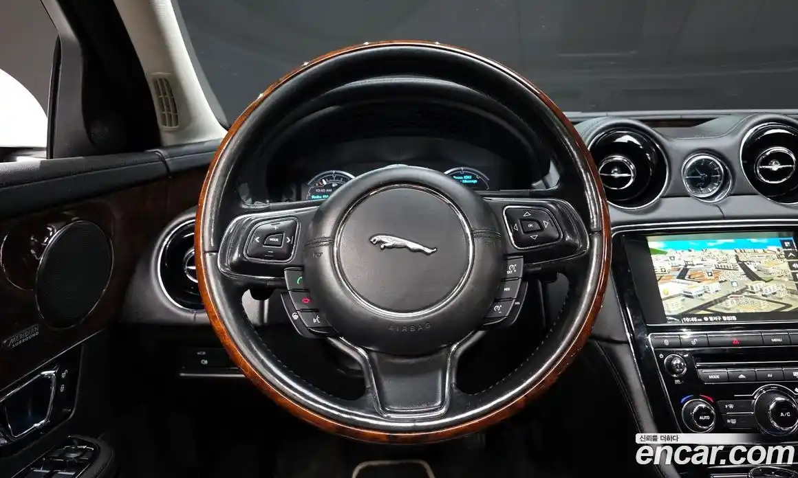 Jaguar XJ 2015 3.0 Автомат в Москве № 283823, фото 9
