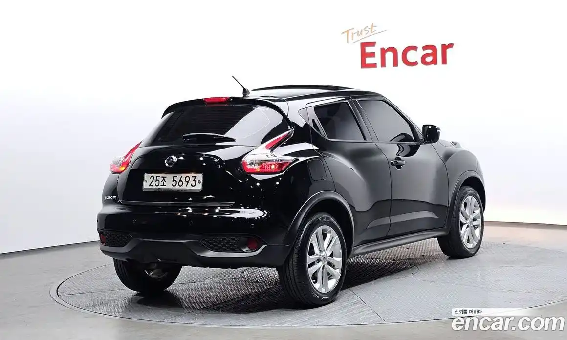 Nissan Juke 2017 1.6 Автомат в Москве № 285040, фото 15