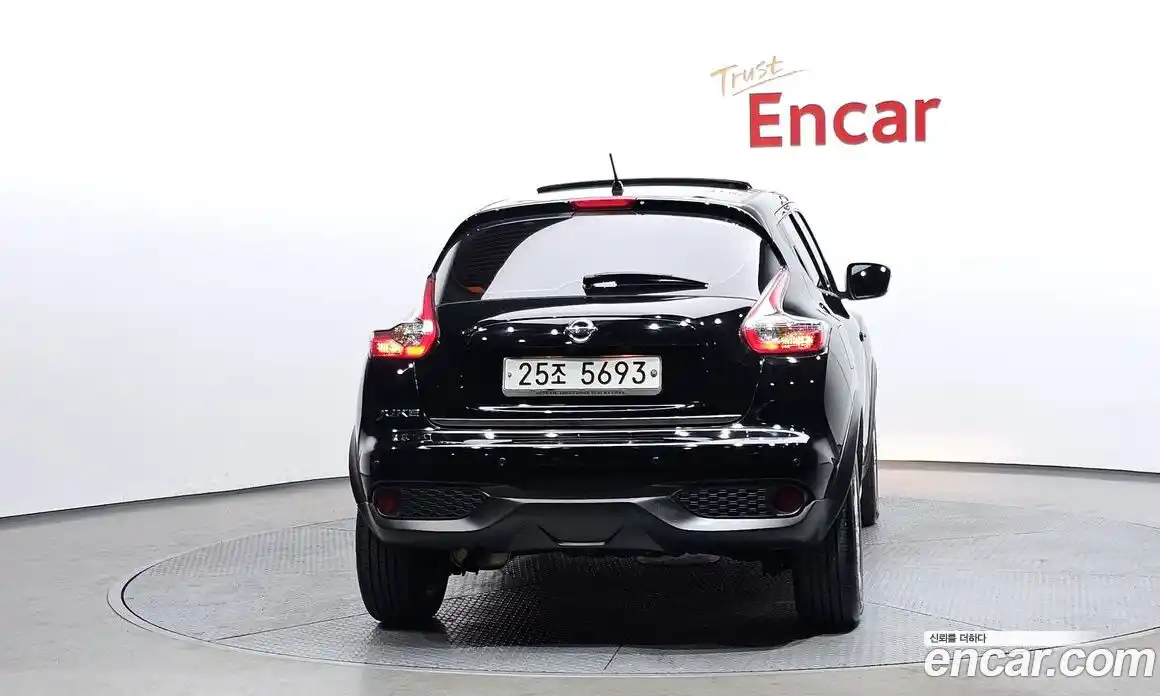 Nissan Juke 2017 1.6 Автомат в Москве № 285040, фото 6