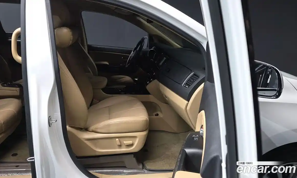 Kia Canival 2019 3.3 Автомат в Москве № 288085, фото 11