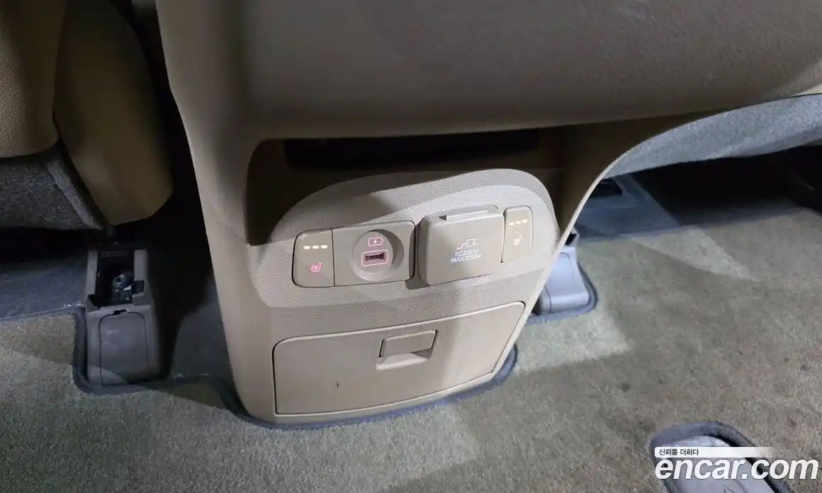 Kia Canival 2019 3.3 Автомат в Москве № 288085, фото 19