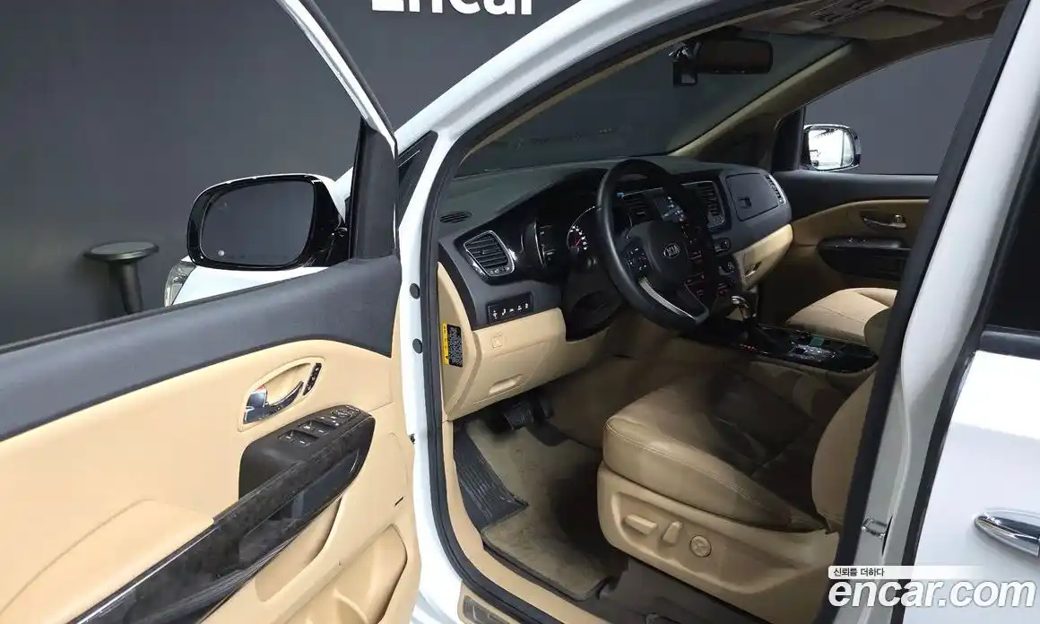 Kia Canival 2019 3.3 Автомат в Москве № 288085, фото 10