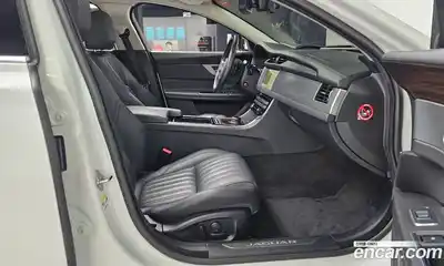 Jaguar XF 2017 2.0 Автомат в Москве № 335769, миниатюра 11