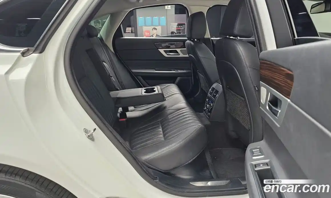 Jaguar XF 2017 2.0 Автомат в Москве № 335769, фото 12