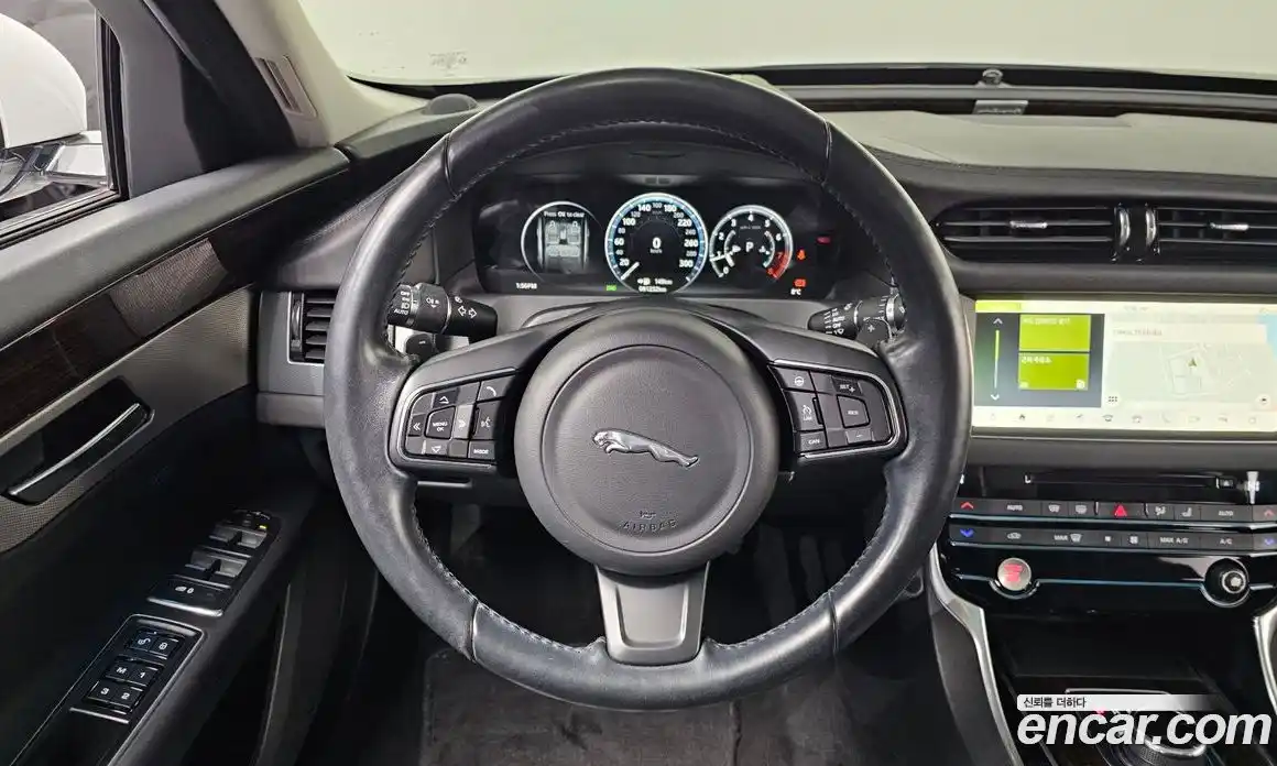 Jaguar XF 2017 2.0 Автомат в Москве № 335769, фото 13