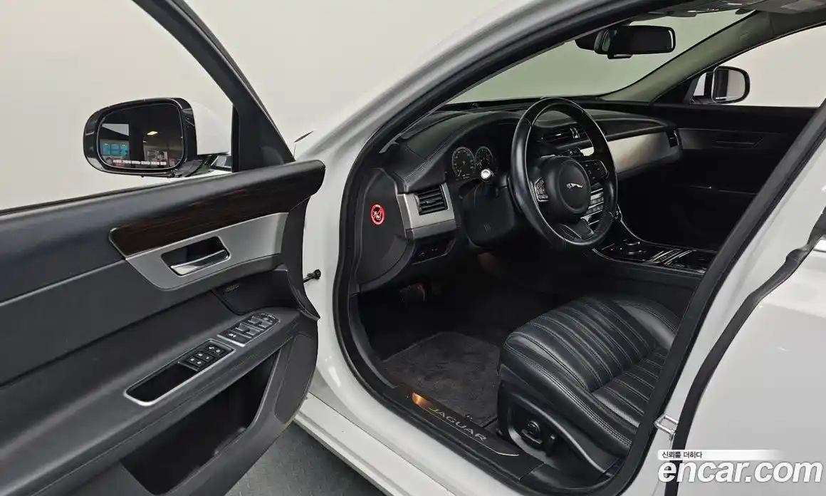 Jaguar XF 2017 2.0 Автомат в Москве № 335769, фото 10