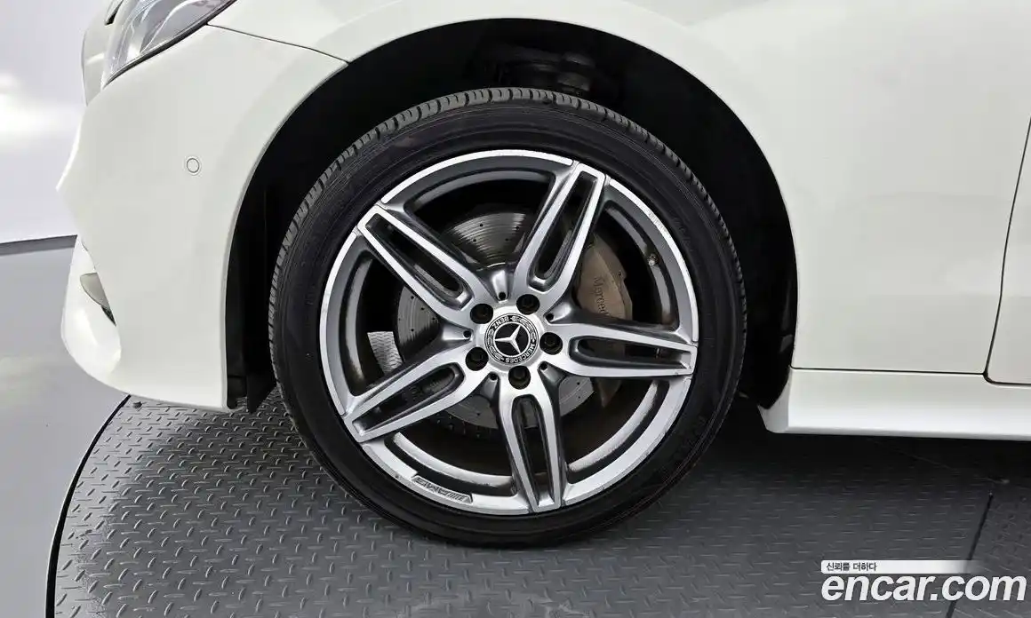 Mercedes-Benz E-Class 2017 1.9 Автомат в Москве № 342947, фото 12