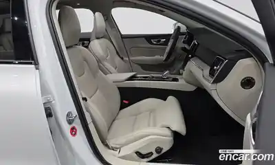 Volvo V60 2025 2.0 Автомат в Москве № 343995, миниатюра 11