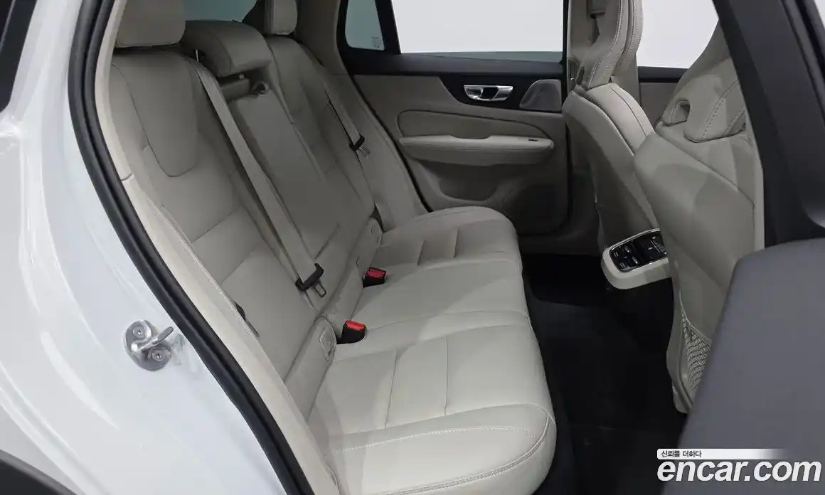 Volvo V60 2025 2.0 Автомат в Москве № 343995, фото 12