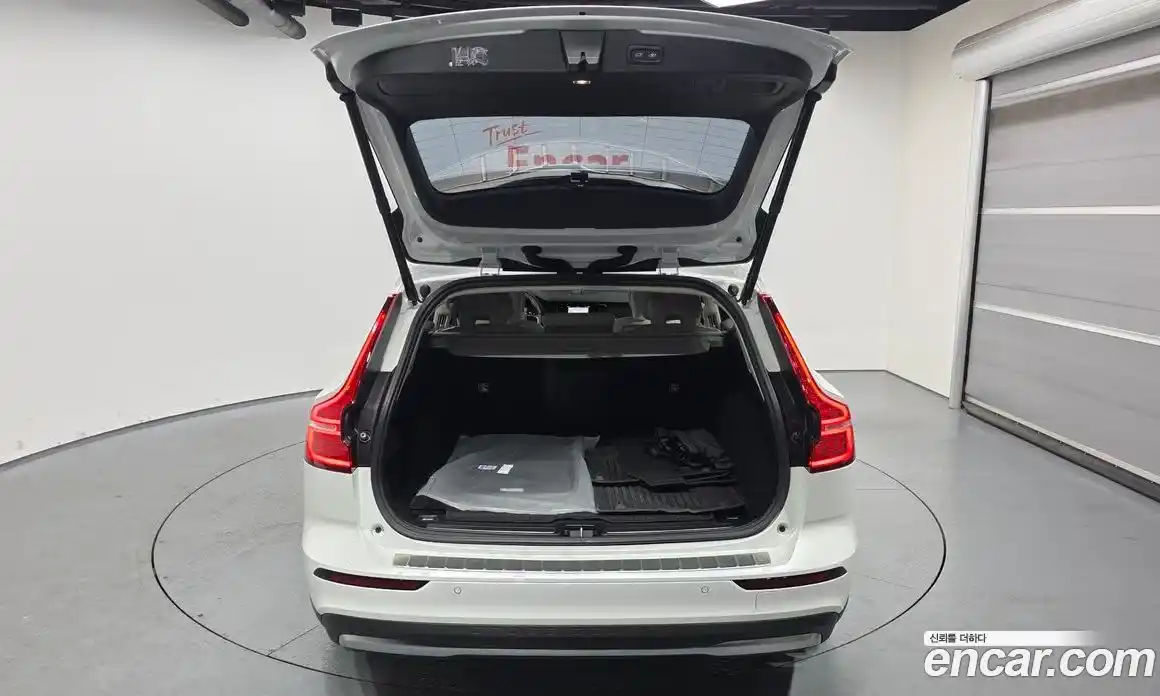 Volvo V60 2025 2.0 Автомат в Москве № 343995, фото 20