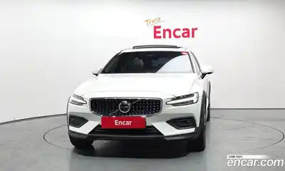 Volvo V60 2025 2.0 Автомат в Москве № 343995, миниатюра 3