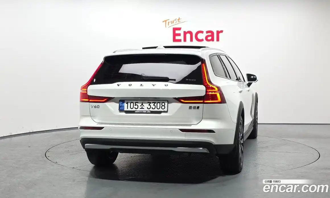 Volvo V60 2025 2.0 Автомат в Москве № 343995, фото 4