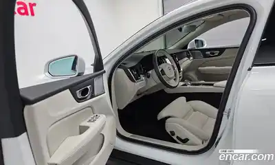 Volvo V60 2025 2.0 Автомат в Москве № 343995, миниатюра 10