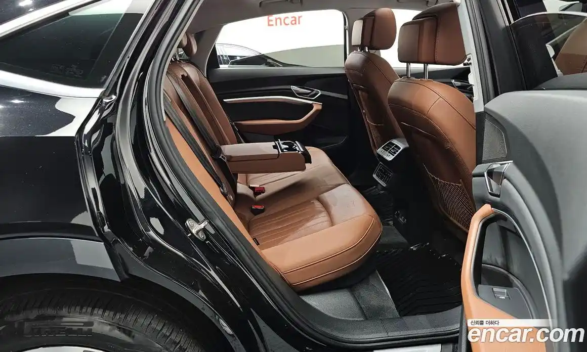 Audi e-tron 2021 0.2 Автомат в Москве № 468654, фото 12