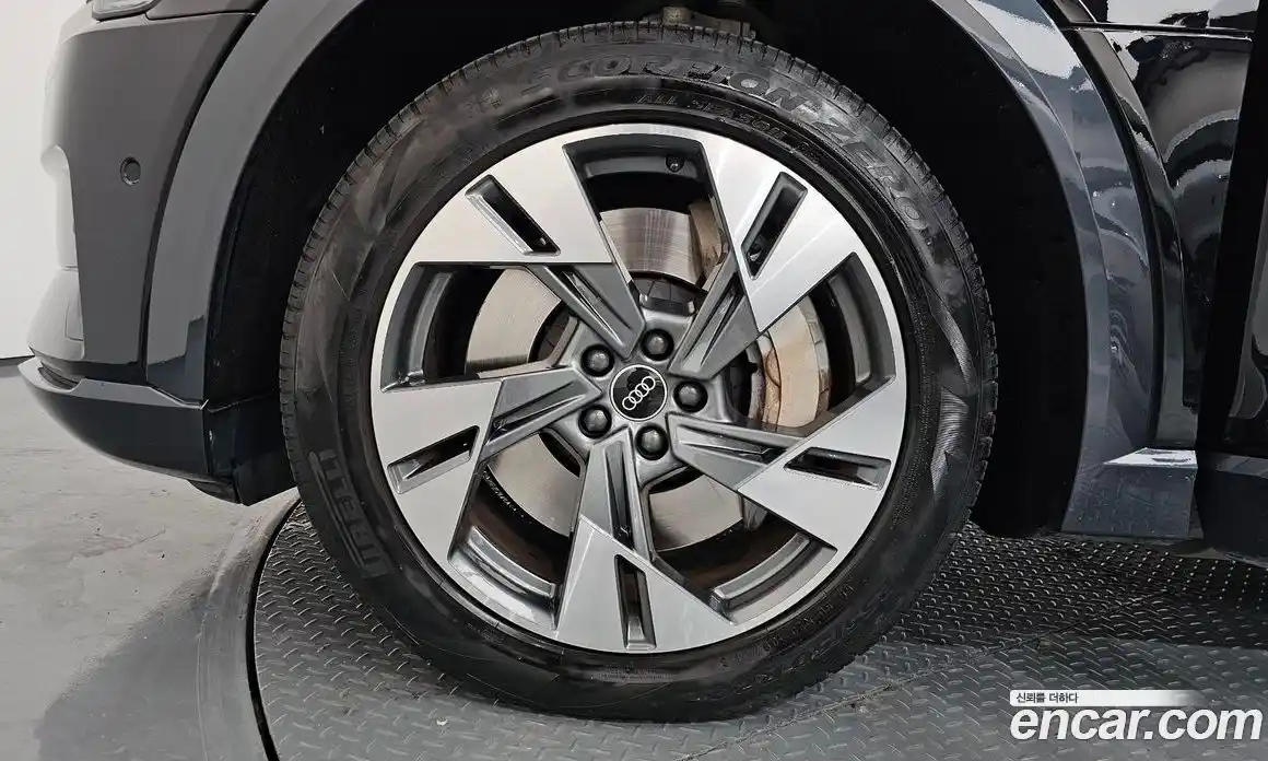 Audi e-tron 2021 0.2 Автомат в Москве № 468654, фото 5