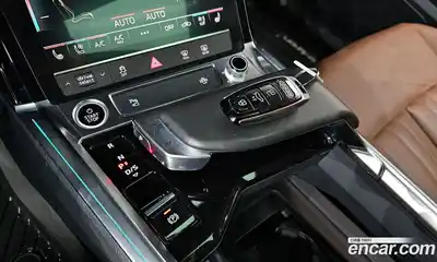 Audi e-tron 2021 0.2 Автомат в Москве № 468654, миниатюра 9