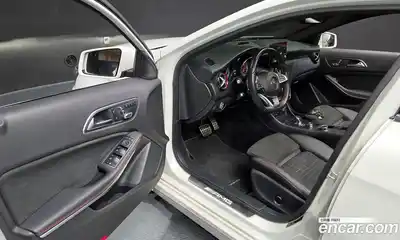 Mercedes-Benz A-Class 2018 2.0 Автомат в Москве № 495183, миниатюра 10
