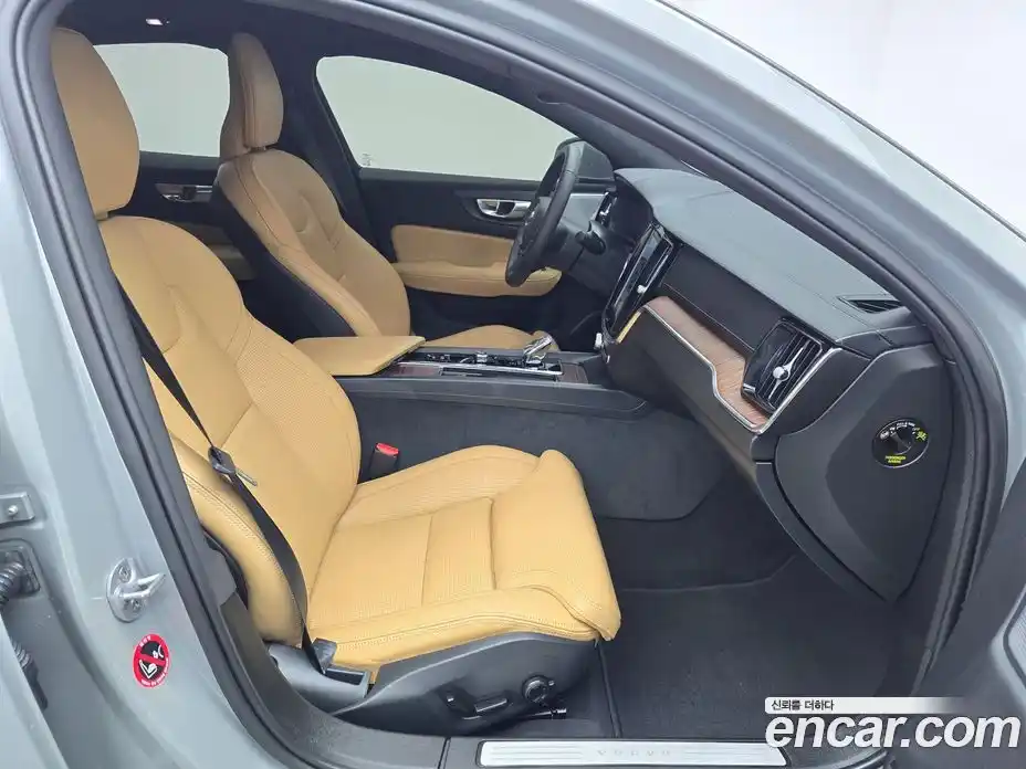 Volvo S60 2024 2.0 Автомат в Москве № 497905, фото 11