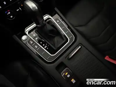 Volkswagen Arteon 2019 2.0 Автомат в Москве № 499813, миниатюра 9