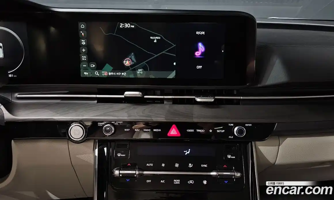 Kia Canival 2023 3.5 Автомат в Москве № 50265, фото 13