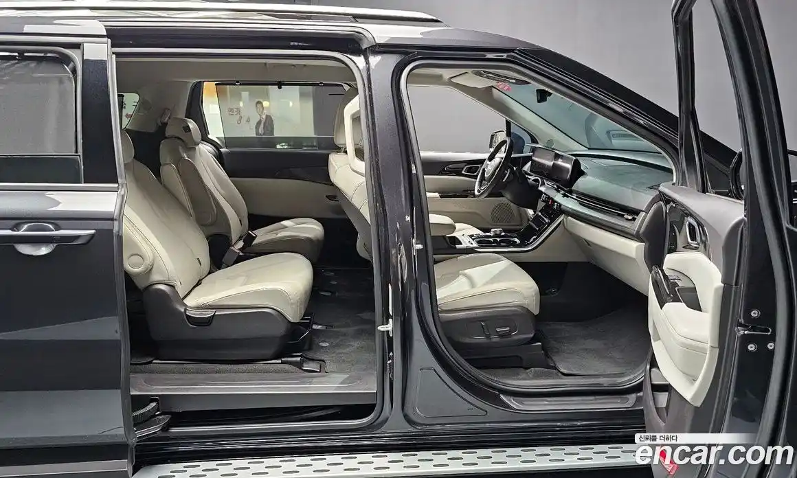 Kia Canival 2023 3.5 Автомат в Москве № 50265, фото 17