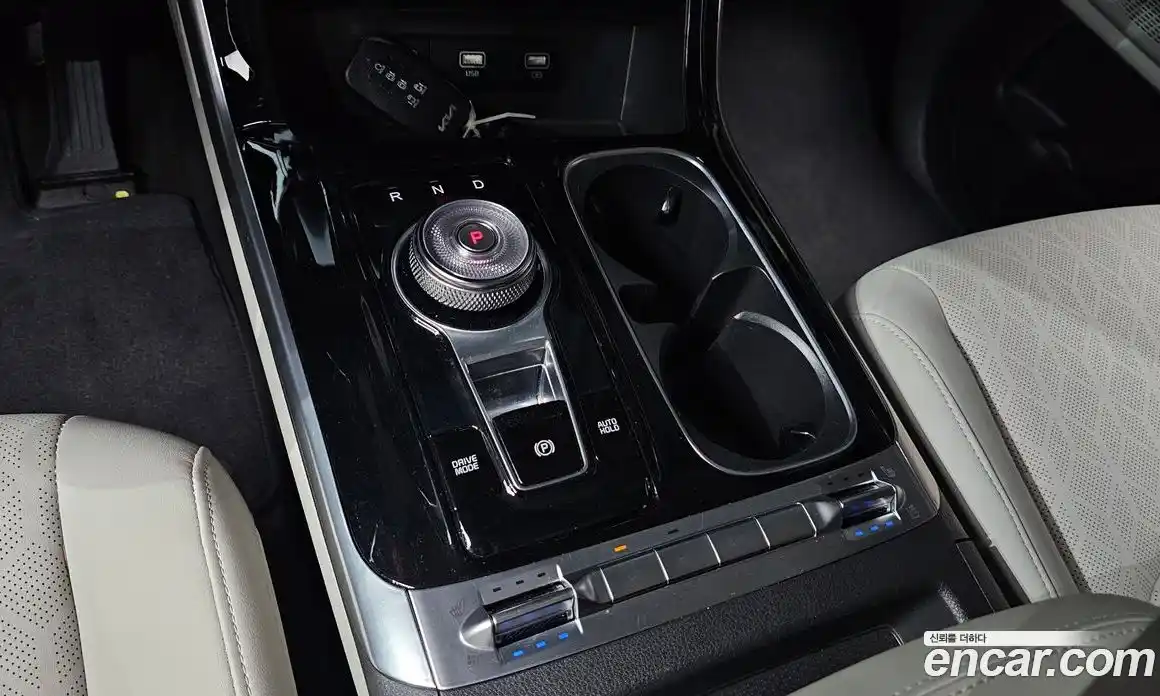 Kia Canival 2023 3.5 Автомат в Москве № 50265, фото 9