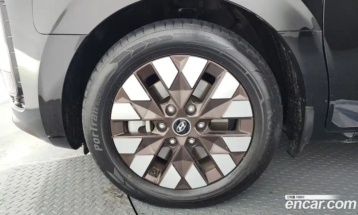 Hyundai Staria 2023 2.2 Автомат в Москве № 518880, фото 5