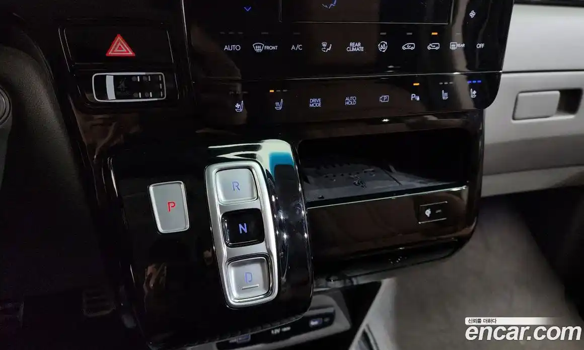 Hyundai Staria 2023 2.2 Автомат в Москве № 518880, фото 9