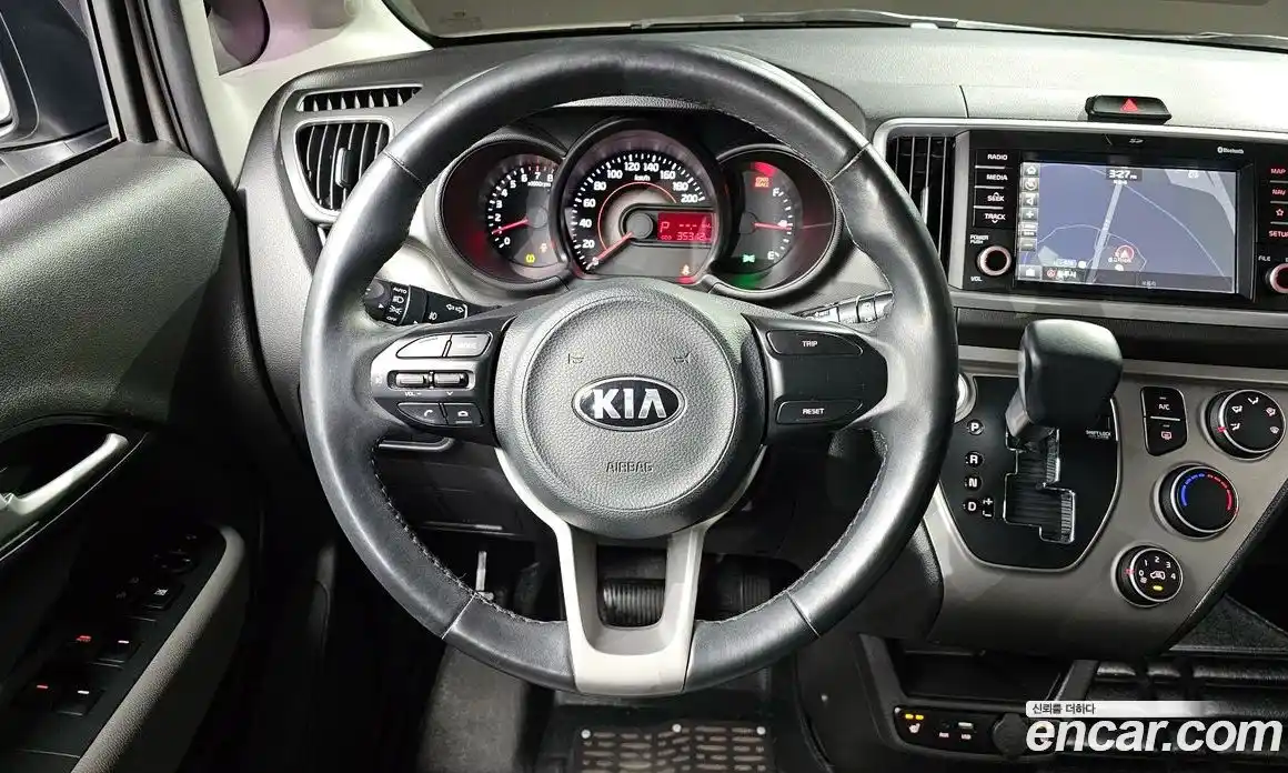 Kia Ray 2019 1.0 Автомат в Москве № 522243, фото 13